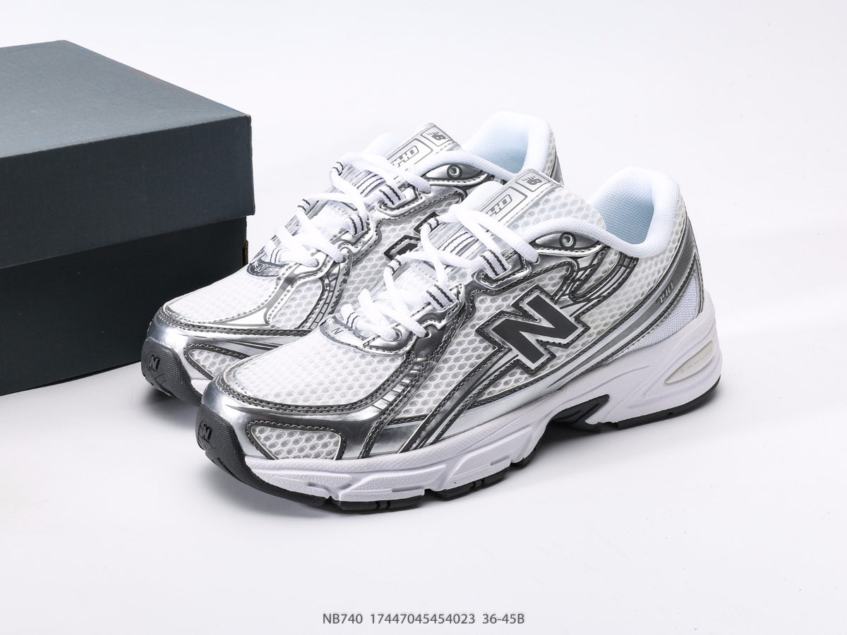New Balance 740