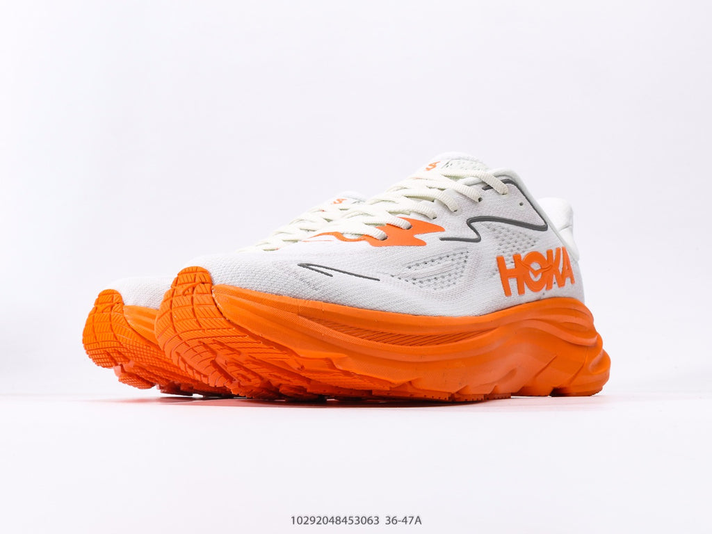 HOKA Clifton 10