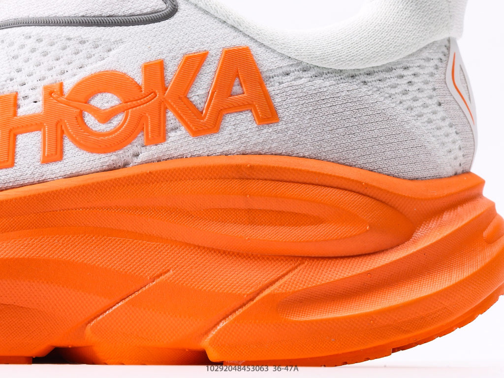 HOKA Clifton 10
