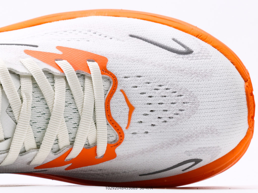 HOKA Clifton 10