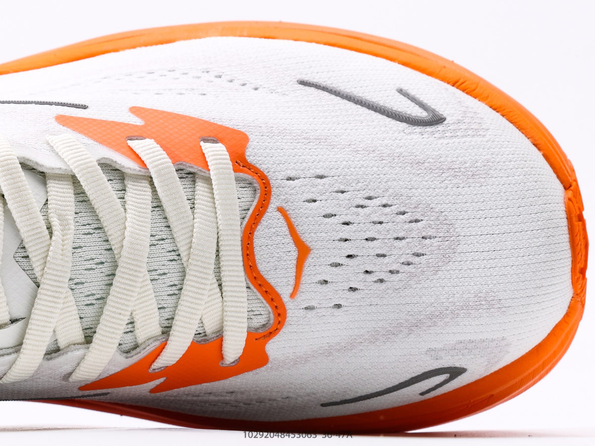 HOKA Clifton 10